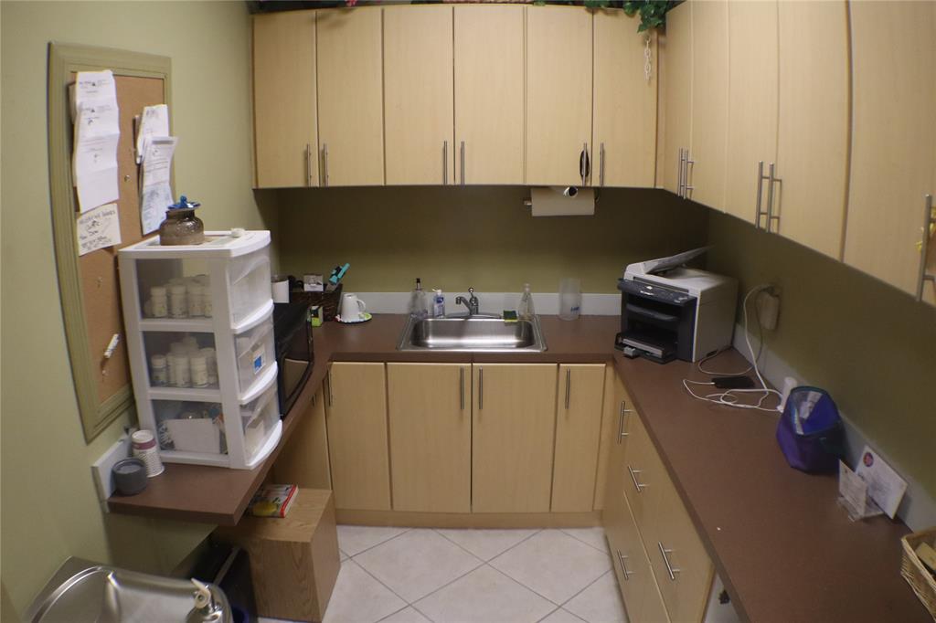 Office for Sale in  Florida 33067